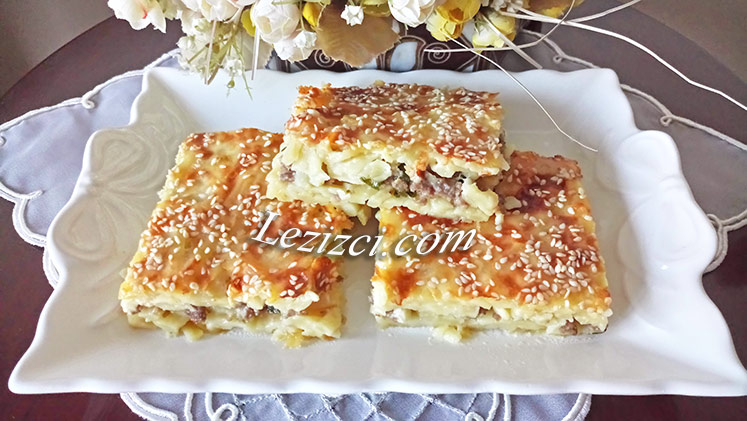 Fırında Beşamel Soslu Kıymalı Makarna